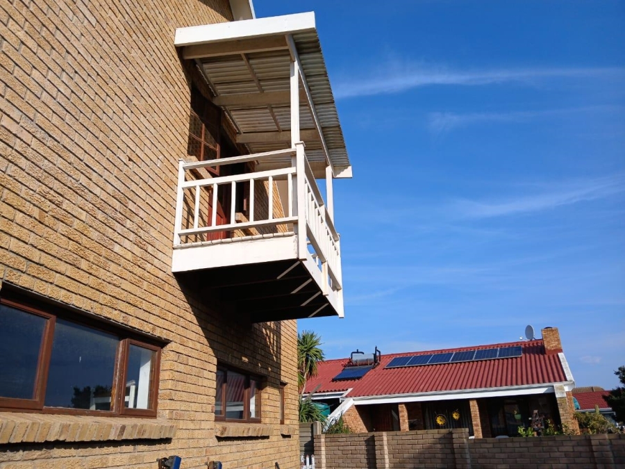 4 Bedroom Property for Sale in Hartenbos Central Western Cape